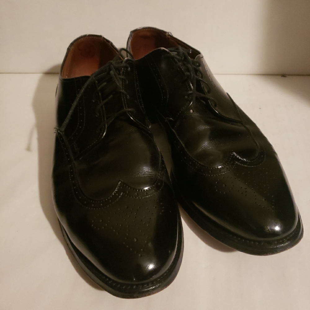 ALLEN EDMONDS "KINGSWOOD" 9 1/2 D Black Wingtips 2907